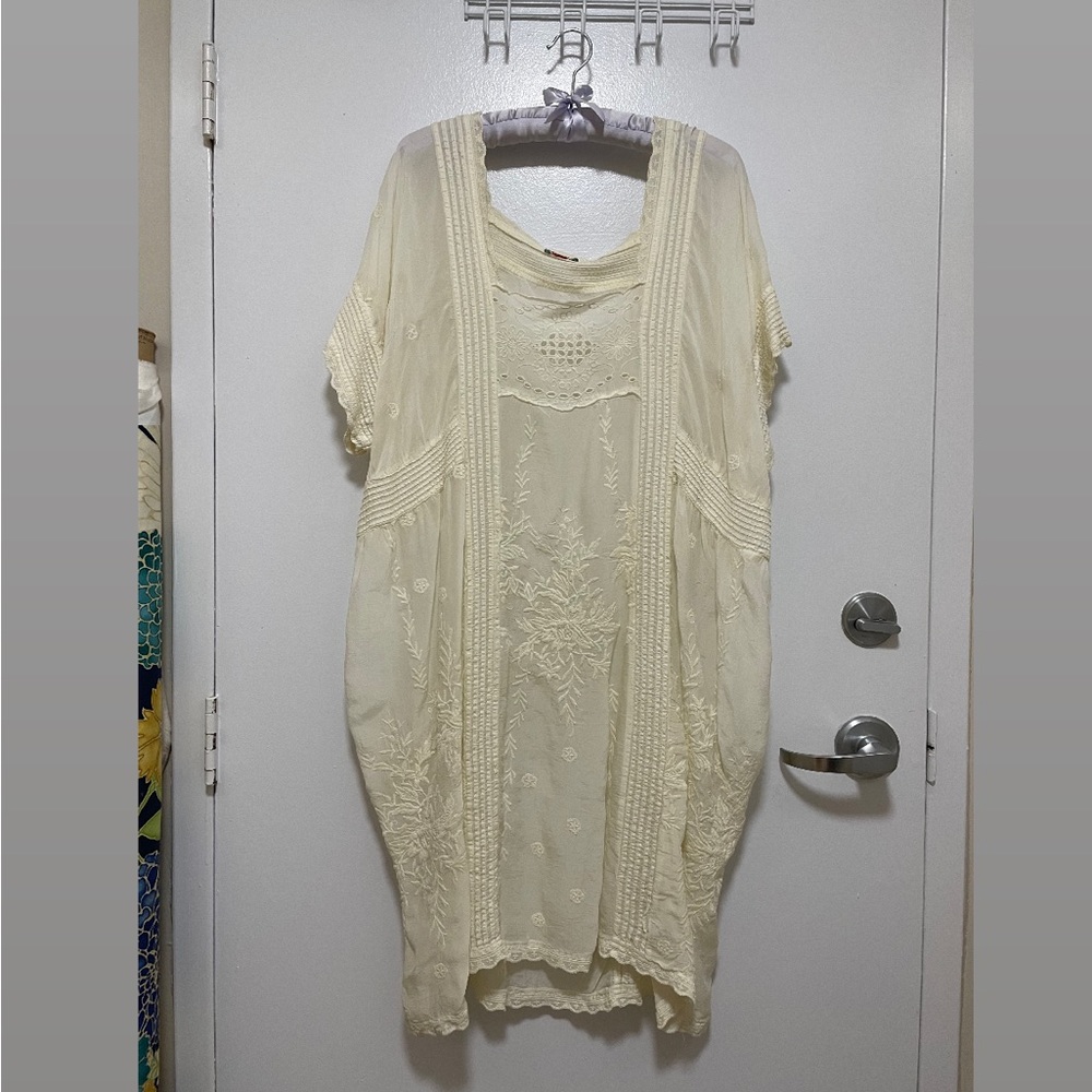 Johnny was , off white coloured dress/cover up